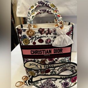 Christian Dior MEDIUM LADY D-LITE BAG
